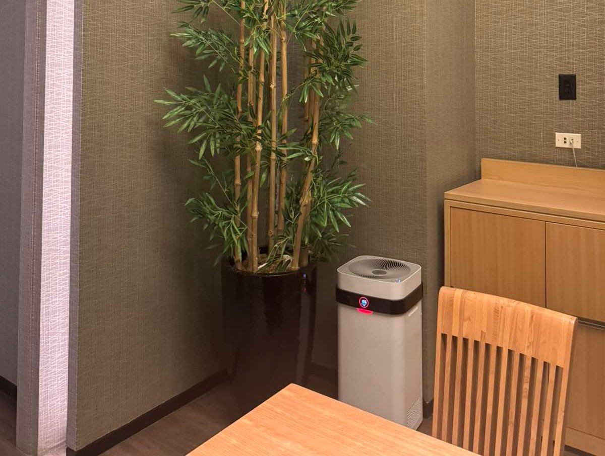 Airdog air purifier deployed in a restaurant cafe