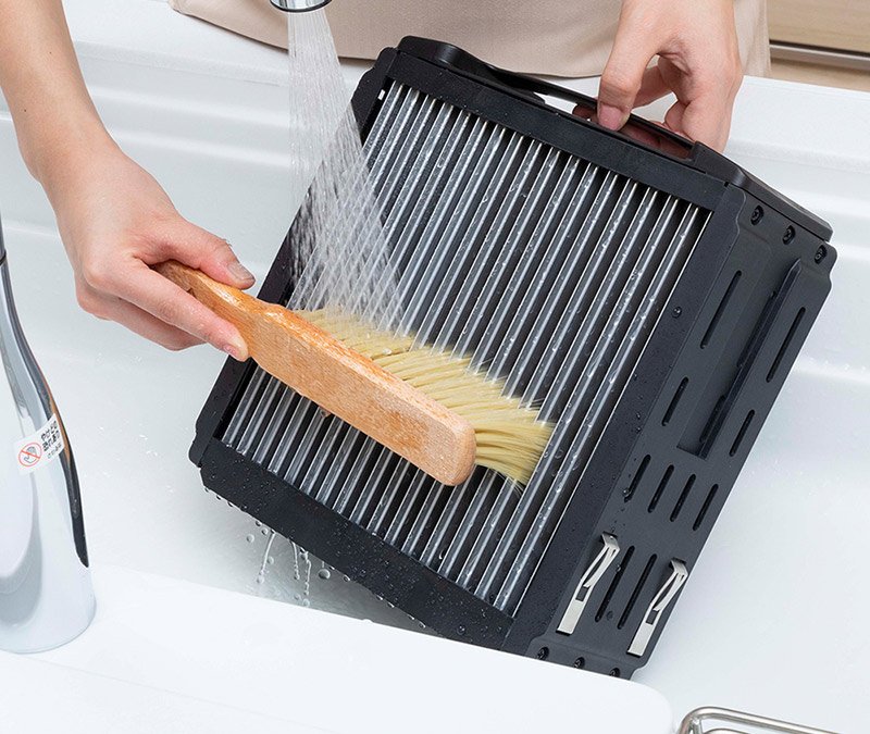 Washing Airdog collecting plate